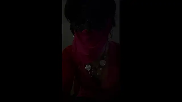 Snapshot of petuletra chatting on March 7, 11:02 pm petuletra online show from March 7, 11:02 pm