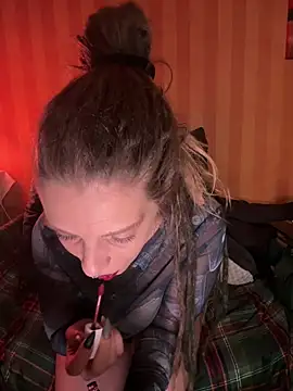 MenaDreadfull online show from January 4, 7:23 pm