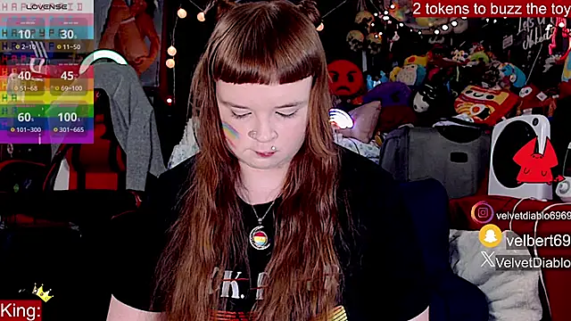 Snapshot of VelvetDiablo chatting on June 25, 12:43 am VelvetDiablo online show from June 25, 12:43 am