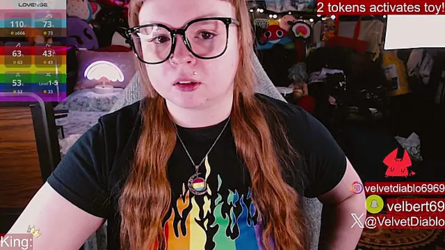 Snapshot of VelvetDiablo chatting on July 1, 12:01 am VelvetDiablo online show from July 1, 12:01 am