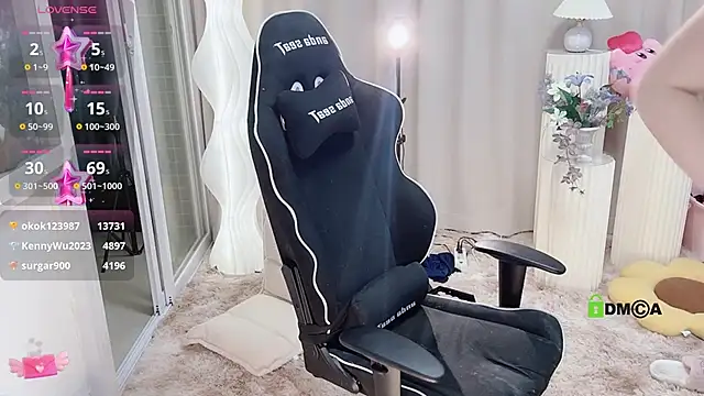 Snapshot of Happy_Kitty chatting on March 9, 12:10 am Happy Kitty online show from March 9, 12:10 am