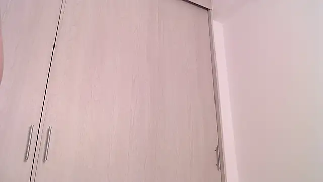 Snapshot of darkcandy666 chatting on February 6, 2:37 pm darkcandy666 online show from February 6, 2:37 pm