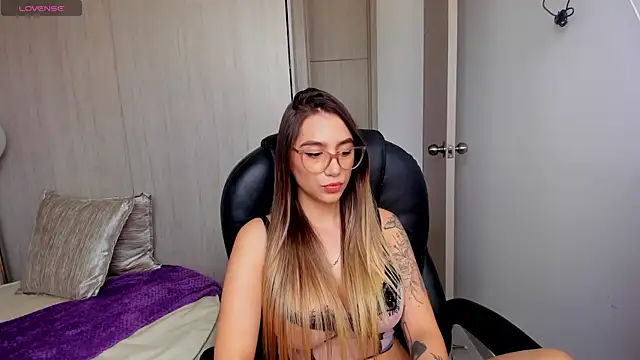 Snapshot of StacyConner chatting on October 21, 7:47 pm StacyConner online show from October 21, 7:47 pm