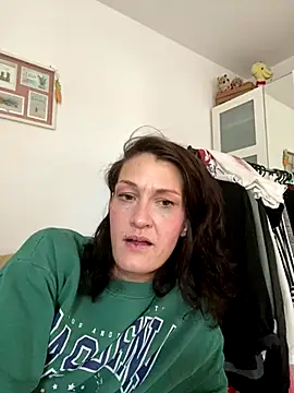 Snapshot of CherrysWetCam chatting on December 21, 1:18 pm CherrysWetCam online show from December 21, 1:18 pm