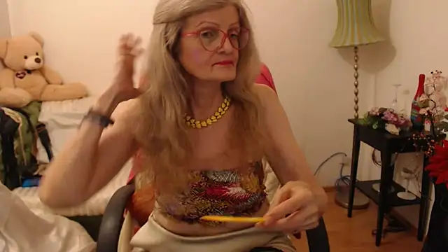 Snapshot of BlairFort chatting on February 4, 7:00 pm BlairFort online show from February 4, 7:00 pm