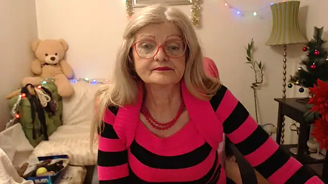 Snapshot of BlairFort chatting on December 21, 9:55 pm BlairFort online show from December 21, 9:55 pm