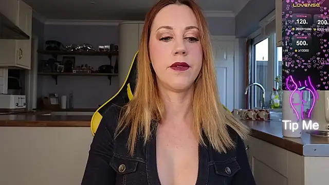 stripmequick online show from February 18, 10:05 am