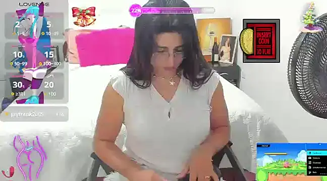 Snapshot of Khalifa_Gold chatting on February 1, 8:39 am Khalifa Gold online show from February 1, 8:39 am