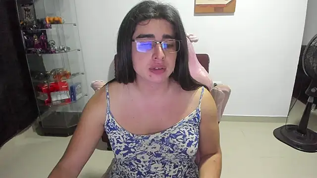 Snapshot of Khalifa_Gold chatting on October 27, 2:37 am Khalifa Gold online show from October 27, 2:37 am