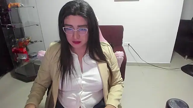 Snapshot of Khalifa_Gold chatting on November 9, 4:33 am Khalifa Gold online show from November 9, 4:33 am