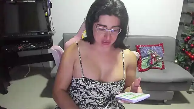 Snapshot of Khalifa_Gold chatting on December 3, 4:09 am Khalifa Gold online show from December 3, 4:09 am