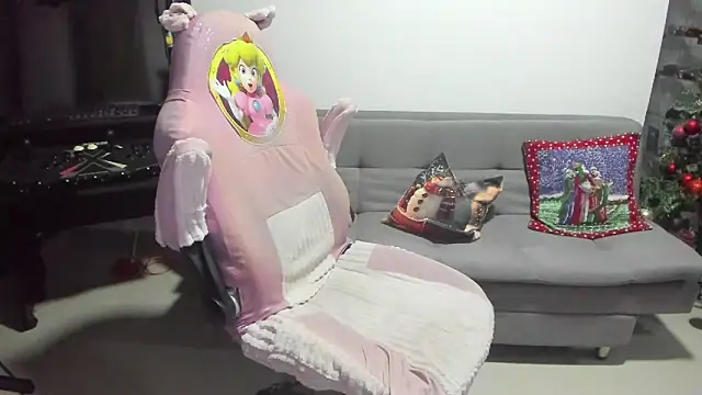 Snapshot of Khalifa_Gold chatting on December 5, 2:31 am Khalifa Gold online show from December 5, 2:31 am