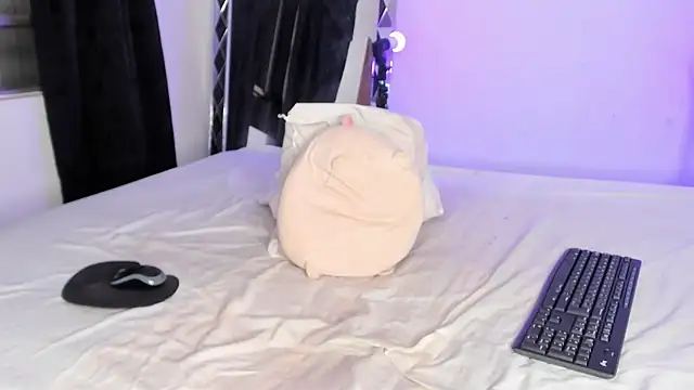 AgathaFoxx online show from March 3, 2:07 am