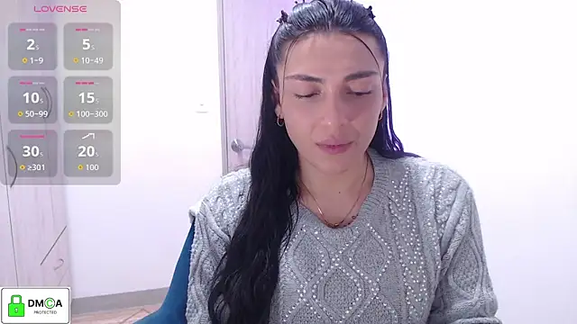 Snapshot of EricaVanderhill chatting on October 30, 1:29 am EricaVanderhill online show from October 30, 1:29 am