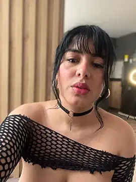 Roxxannne online show from December 13, 5:43 pm