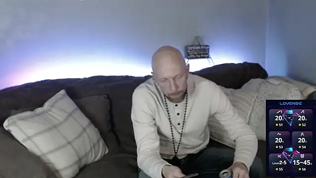 MaxRouger online show from October 31, 6:47 am