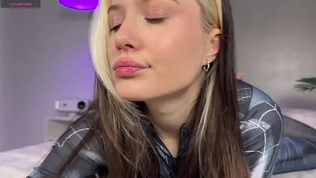  blowjob queen online show from June 16, 9:06 pm