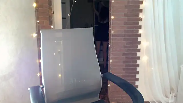 Snapshot of ms_kelarini chatting on July 13, 5:05 pm ms kelarini online show from July 13, 5:05 pm