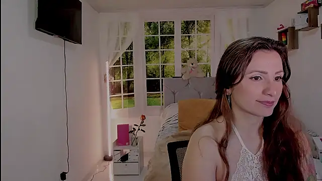 vanessabrown  online show from May 11, 3:07 pm