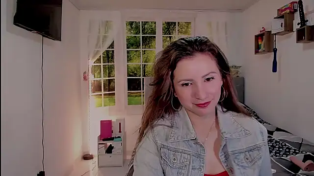 vanessabrown  online show from May 17, 2:46 pm
