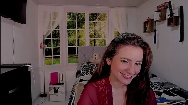 vanessabrown  online show from May 20, 2:45 pm