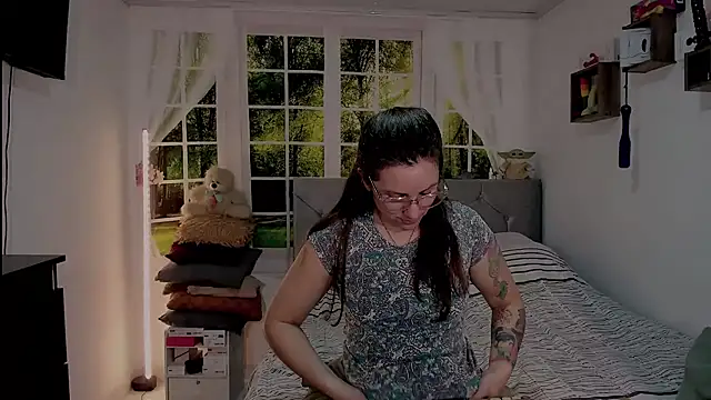 vanessabrown  online show from May 22, 1:13 am