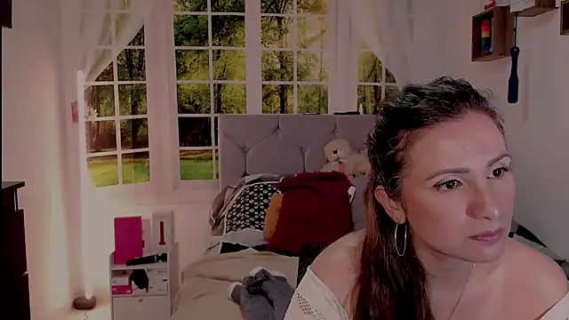 vanessabrown  online show from May 28, 3:04 am