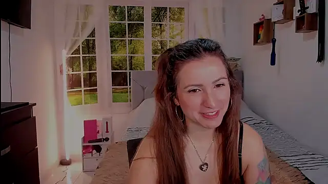 vanessabrown  online show from June 1, 3:58 pm