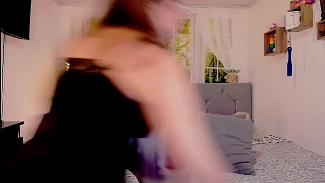 vanessabrown  online show from June 15, 4:09 pm