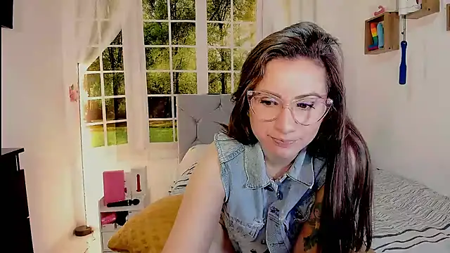 vanessabrown  online show from June 19, 9:40 pm