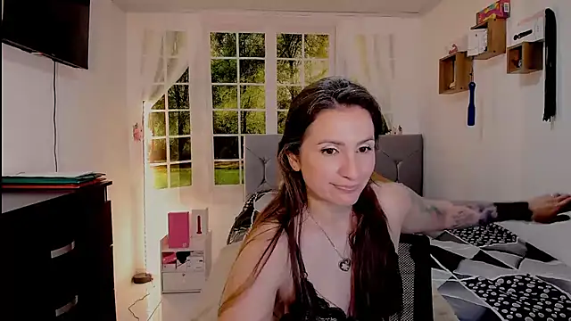 vanessabrown  online show from July 2, 2:34 pm