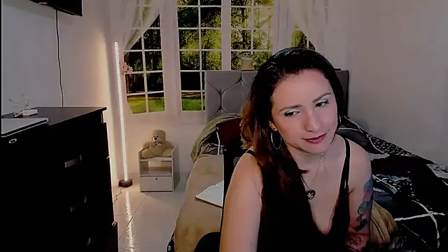 vanessabrown  online show from July 11, 6:43 pm