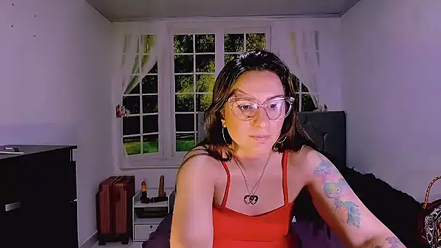 vanessabrown  online show from July 14, 2:34 pm