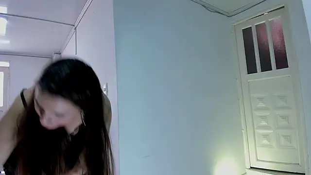 vanessabrown  online show from July 16, 7:42 pm