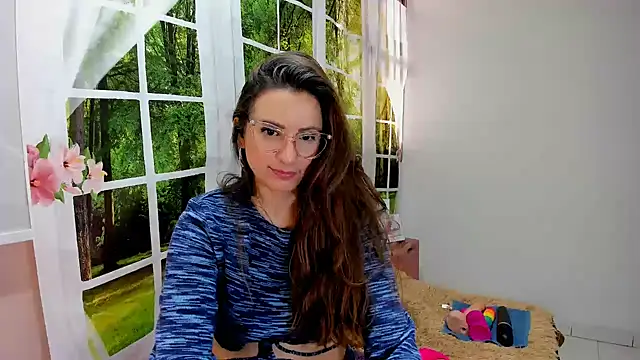vanessabrown  online show from July 30, 9:14 pm