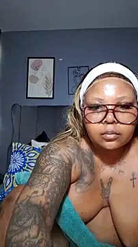 Snapshot of PearlSexxy69 chatting on June 3, 2:33 pm PearlSexxy69 online show from June 3, 2:33 pm