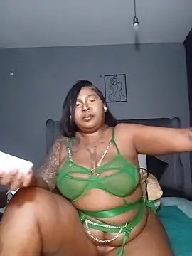 Snapshot of PearlSexxy69 chatting on July 9, 5:17 pm PearlSexxy69 online show from July 9, 5:17 pm