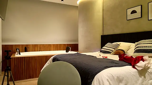 Sensualtease online show from December 24, 11:33 pm