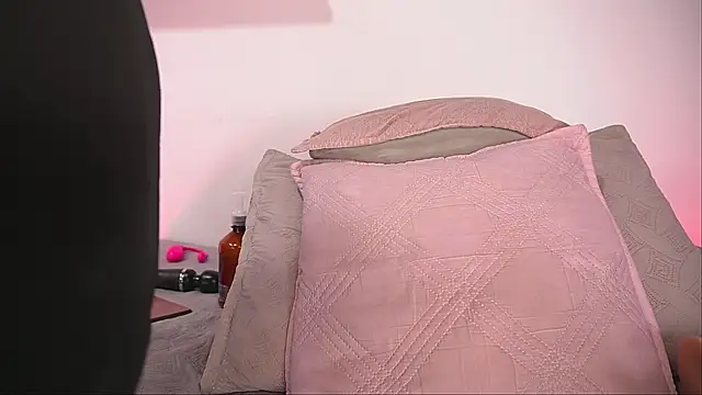 sofi decker online show from September 11, 3:17 am