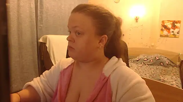 Janiffer MiMi online show from December 29, 7:00 pm