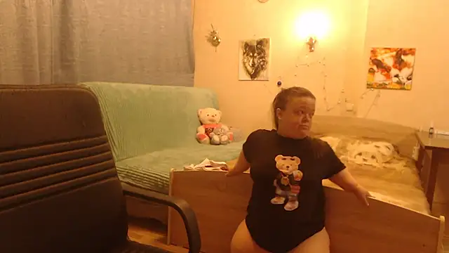 Janiffer MiMi online show from February 22, 9:15 pm