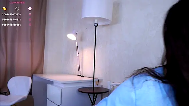 Snapshot of Holla_Molly chatting on October 27, 5:11 am Holla Molly online show from October 27, 5:11 am