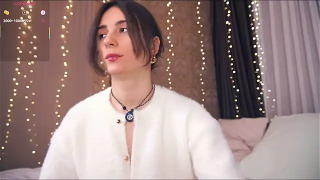 Holla Molly online show from January 18, 5:55 am