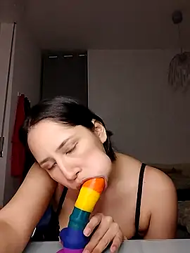 Snapshot of kittenpurrr chatting on January 8, 4:31 pm kittenpurrr online show from January 8, 4:31 pm