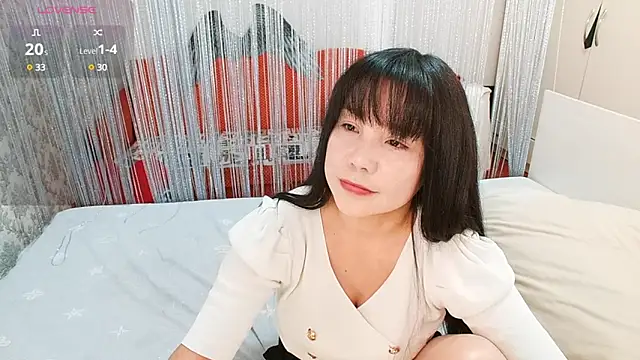 Snapshot of MissValday chatting on February 6, 4:53 am MissValday online show from February 6, 4:53 am