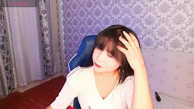 Snapshot of MissValday chatting on October 6, 5:16 am MissValday online show from October 6, 5:16 am