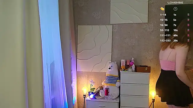 Snapshot of Vivian_cutie chatting on November 8, 10:37 am Vivian cutie online show from November 8, 10:37 am