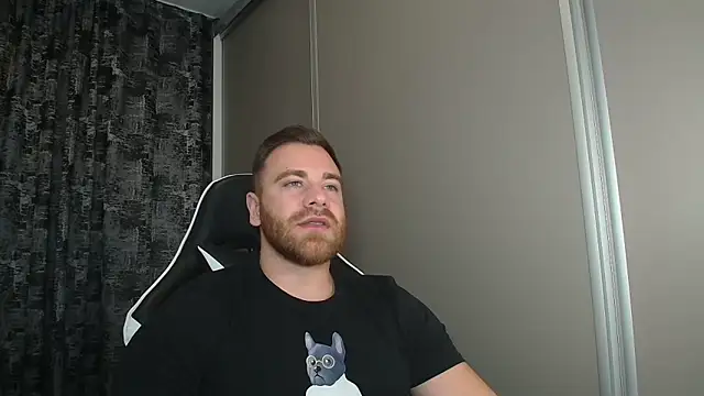 Thori92 online show from October 31, 6:09 pm