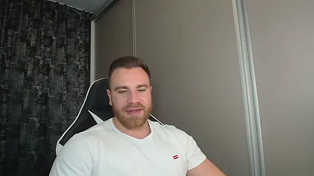 Thori92 online show from November 12, 6:30 pm