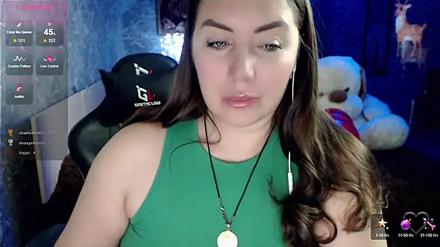 Snapshot of Korolek12 chatting on February 10, 3:32 pm Korolek12 online show from February 10, 3:32 pm